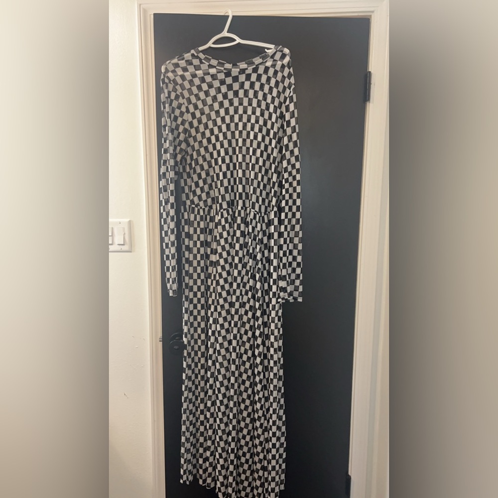 Dressed in LaLA. Checkered Black and White Long Sleeve Dress.